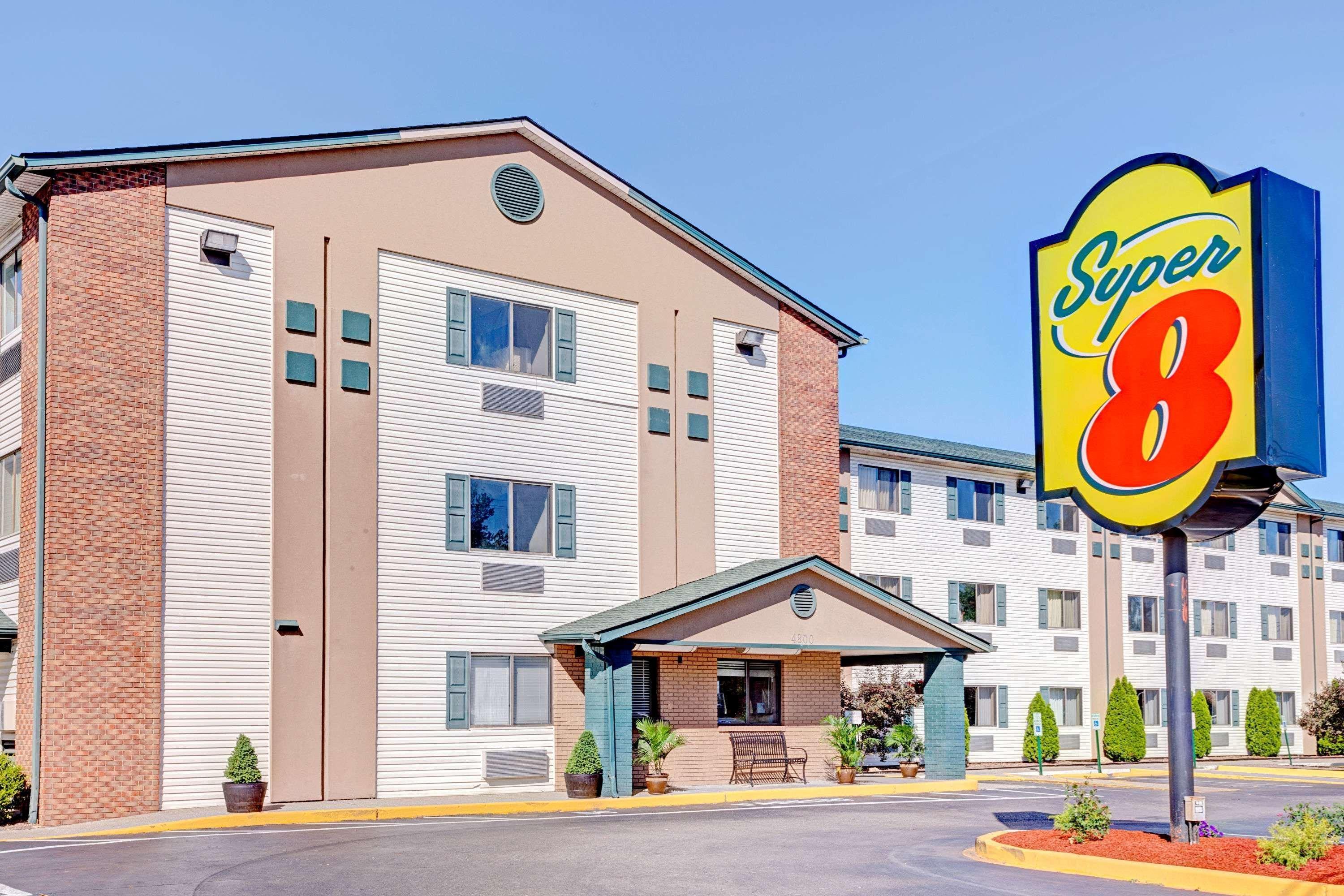 Super 8 By Wyndham Louisville Airport מראה חיצוני תמונה