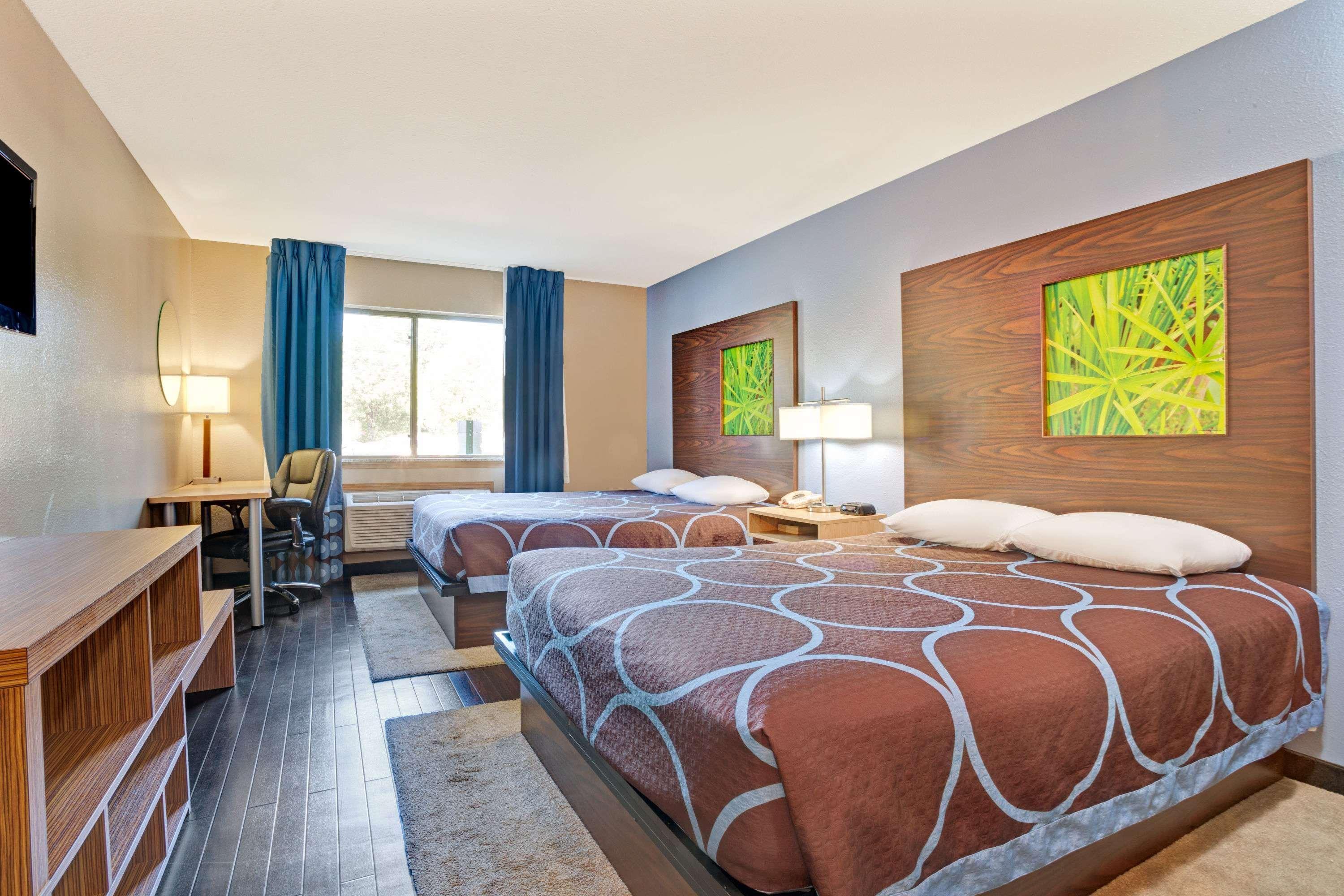 Super 8 By Wyndham Louisville Airport מראה חיצוני תמונה