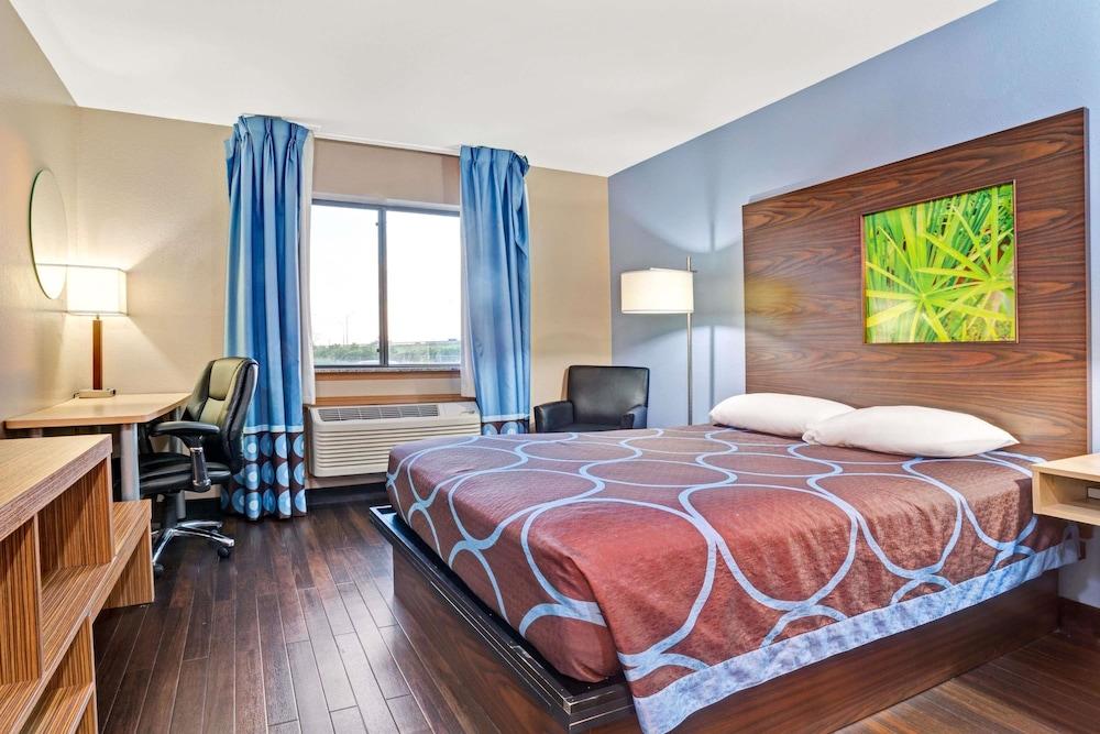 Super 8 By Wyndham Louisville Airport מראה חיצוני תמונה