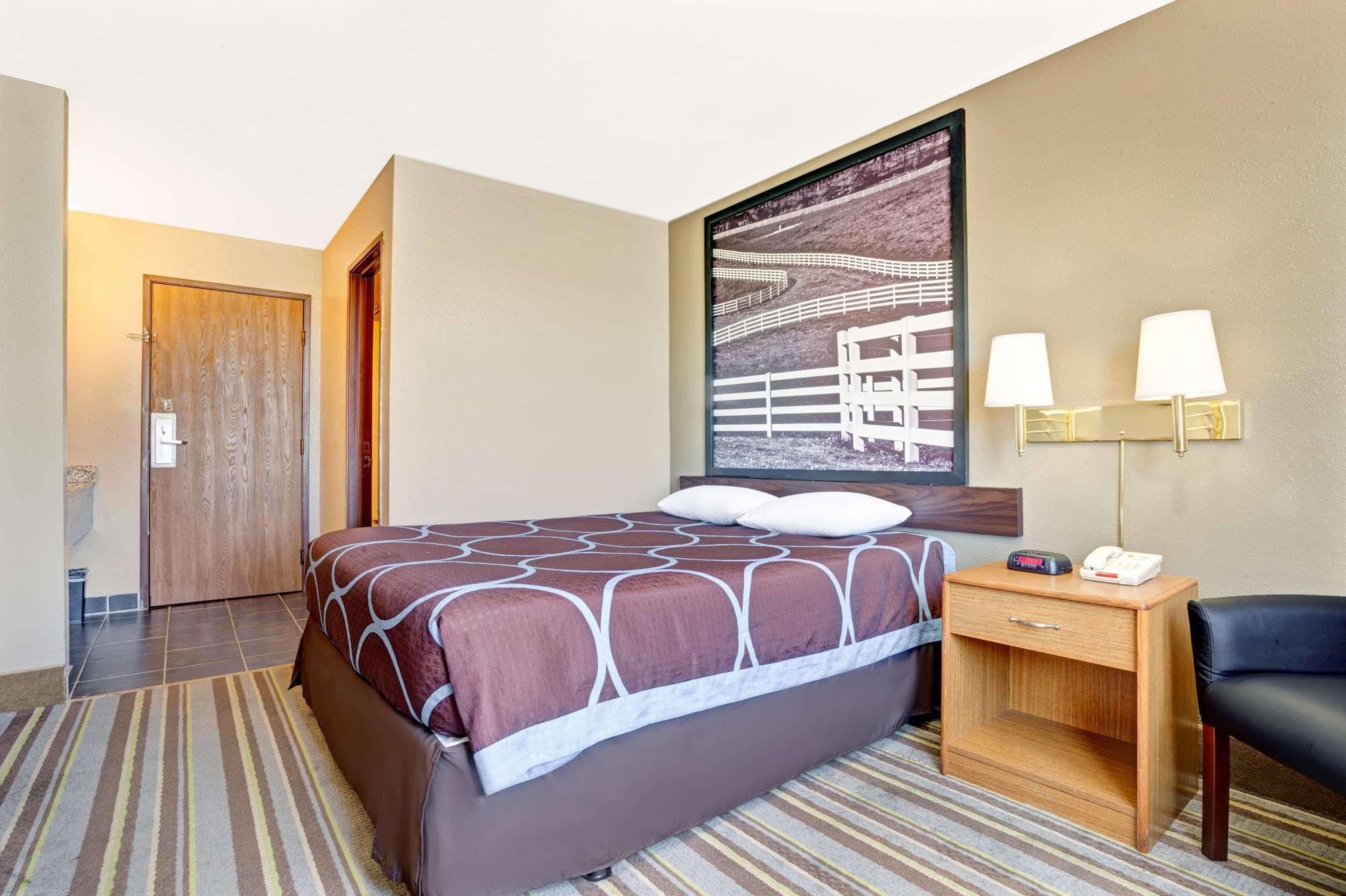 Super 8 By Wyndham Louisville Airport מראה חיצוני תמונה